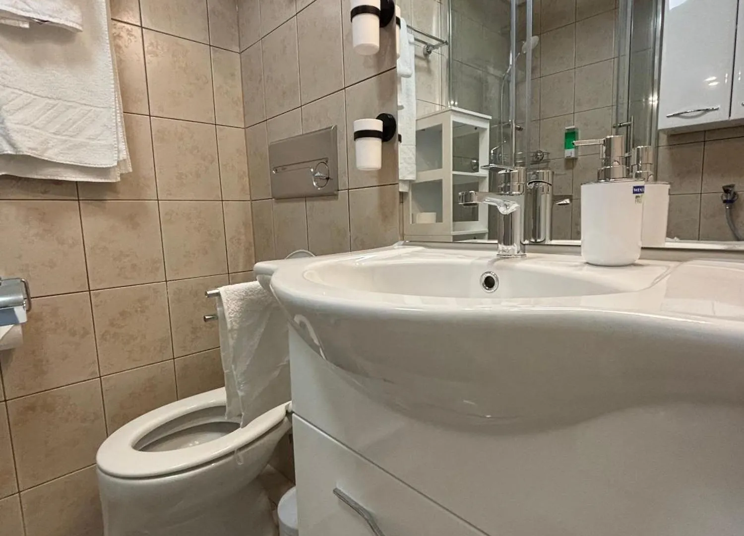 Urban-Elegance Silent-Garden Apartment Vienna 0*,