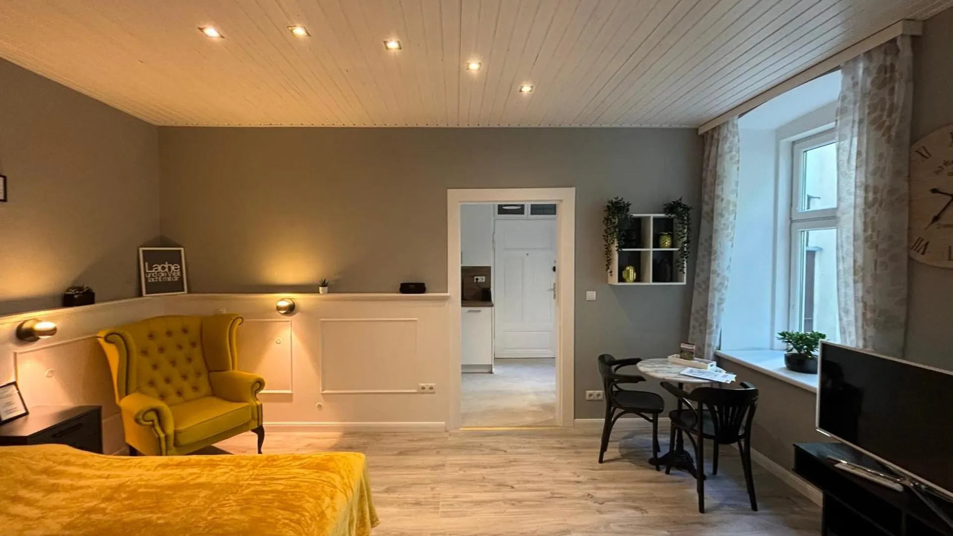 Urban-Elegance Silent-Garden Apartment Vienna