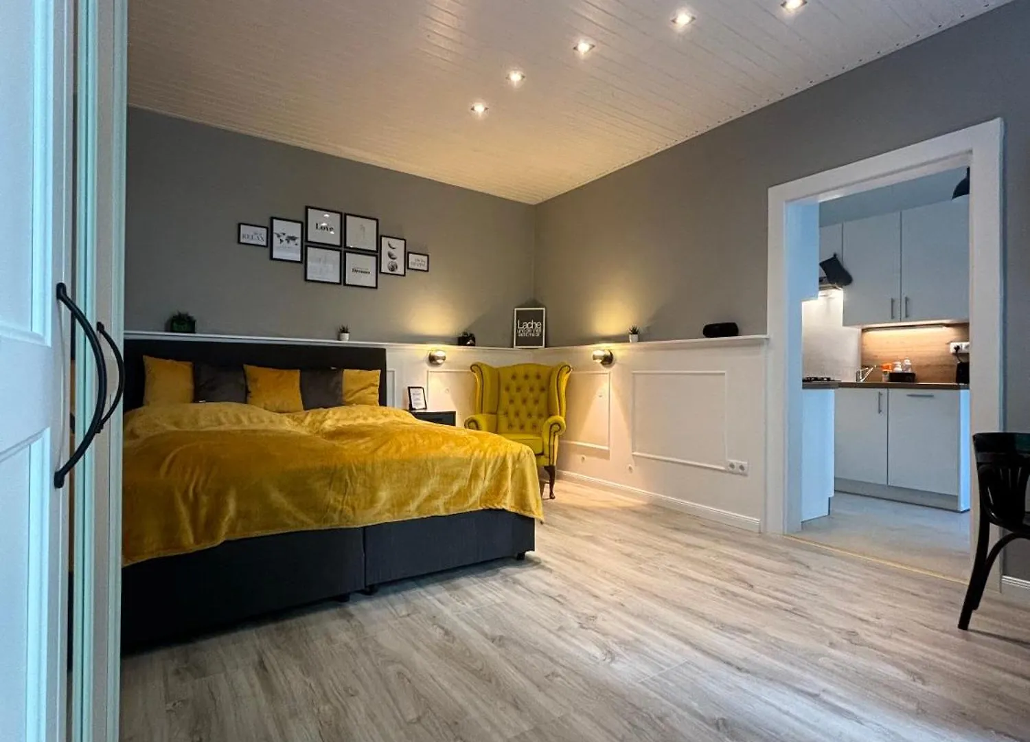 Urban-Elegance Silent-Garden Apartment Vienna