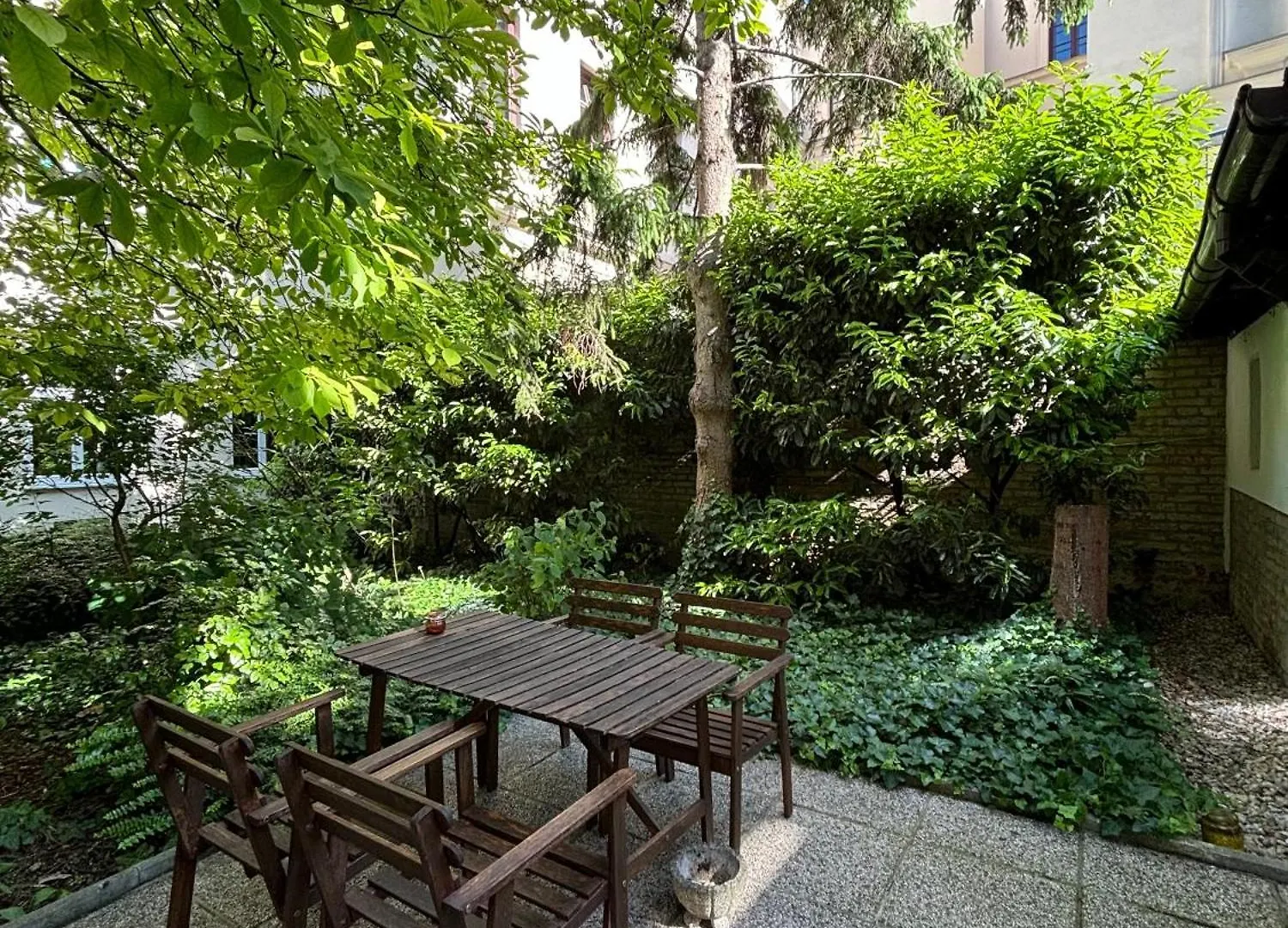 Urban-Elegance Silent-Garden Apartment Vienna Austria